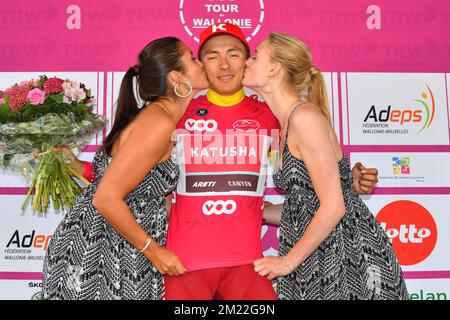 Il russo Viacheslav Kuznetsov del Team Katusha festeggia sul podio dopo la quinta e ultima tappa del Tour De Wallonie, 183,9km da Engis a Dison, mercoledì 27 luglio 2016. Foto Stock