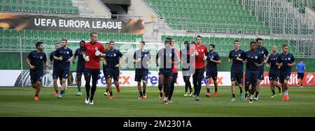 I giocatori di Genk hanno illustrato durante una sessione di allenamento della prima squadra di calcio belga Racing Genk a Vienna, Austria, mercoledì 14 settembre 2016. Domani Genk giocherà la prima partita della fase di gruppo del concorso Europa League contro il club austriaco Rapid Wien, nel gruppo F. BELGA FOTO YORICK JANSENS Foto Stock