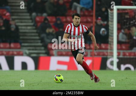 Sunderland, Regno Unito, 12th dicembre 2022. Luke o'Nien di Sunderland durante la partita del Campionato Sky Bet tra Sunderland e West Bromwich Albion allo Stadio di luce di Sunderland lunedì 12th dicembre 2022. (Credit: Marco Fletcher | NOTIZIE MI) Credit: NOTIZIE MI & Sport /Alamy Live News Foto Stock