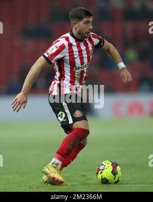 Sunderland, Regno Unito, 12th dicembre 2022. Lynden Gooch of Sunderland durante la partita del campionato Sky Bet tra Sunderland e West Bromwich Albion allo Stadio di luce, Sunderland lunedì 12th dicembre 2022. (Credit: Marco Fletcher | NOTIZIE MI) Credit: NOTIZIE MI & Sport /Alamy Live News Foto Stock