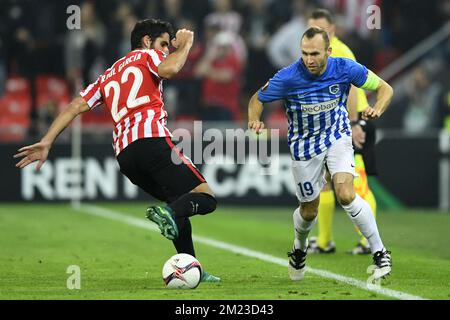 Raul Garcia, centrocampista atletico, e Thomas Buffel di Genk, combattono per la palla durante una partita di calcio tra il Club Athletic Bilbao e la squadra belga KRC Genk a Bilbao, Spagna, giovedì 03 novembre 2016, Il quarto gioco della fase di gruppo del concorso Europa League nel gruppo F. BELGA FOTO YORICK JANSENS Foto Stock