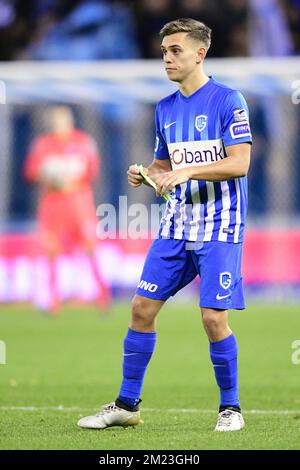 Il Trossard Leandro di Genk è stato raffigurato durante la partita della Jupiler Pro League tra RC Genk ed Eupen, a Genk, sabato 19 novembre 2016, il giorno 15 del campionato di calcio belga. FOTO DI BELGA YORICK JANSENS Foto Stock