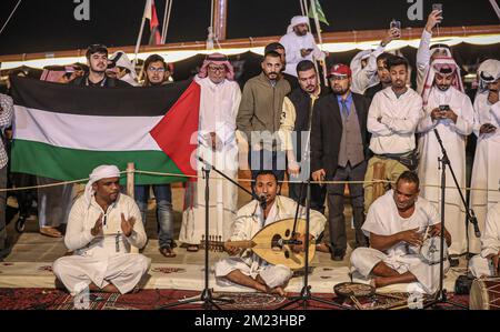 Doha, Qatar, Qatar. 12th Dec, 2022. Spettacoli a margine della Coppa del mondo 2022, a Doha Streets. (Credit Image: © Abed Alrahman Alkahlout/Quds Net News via ZUMA Press Wire) Foto Stock