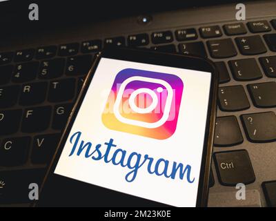 KONSKIE, POLONIA - 13 dicembre 2022: Il logo dell'app Instagram viene visualizzato sullo schermo dello smartphone Foto Stock