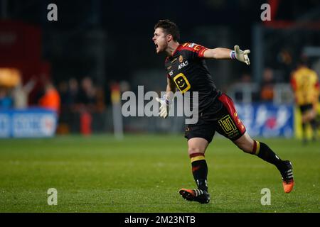 Il portiere di Mechelen, Colin Coosemans, festeggia dopo la partita della Jupiler Pro League tra KV Mechelen e KAS Eupen, a Mechelen, venerdì 02 dicembre 2016, il giorno 17 del campionato di calcio belga. FOTO DI BELGA BRUNO FAHY Foto Stock