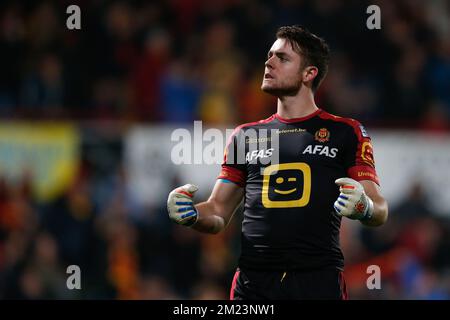 Il portiere di Mechelen, Colin Coosemans, festeggia dopo la partita della Jupiler Pro League tra KV Mechelen e KAS Eupen, a Mechelen, venerdì 02 dicembre 2016, il giorno 17 del campionato di calcio belga. FOTO DI BELGA BRUNO FAHY Foto Stock