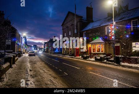 Coldstream di notte una piccola cittadina rurale al confine scozzese da cui prende il nome la Guardia Coldstream Foto Stock