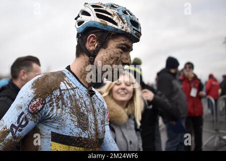 Il campione del mondo belga Wout Van Aert nella foto dopo aver vinto la gara d'élite maschile nei campionati del mondo ciclocross questo week-end a Bieles, Lussemburgo, domenica 29 gennaio 2017. BELGA FOTO PISCINA KRAMON Foto Stock
