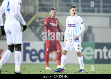 Il Trossard Leandro di Genk è stato raffigurato nel corso di una prima partita tra il Club rumeno Astra Giurgiu e la squadra di calcio belga RC Genk nelle 1/16 finali del concorso Europa League giovedì 16 febbraio 2017, a Giurgiu, Romania. FOTO DI BELGA YORICK JANSENS Foto Stock