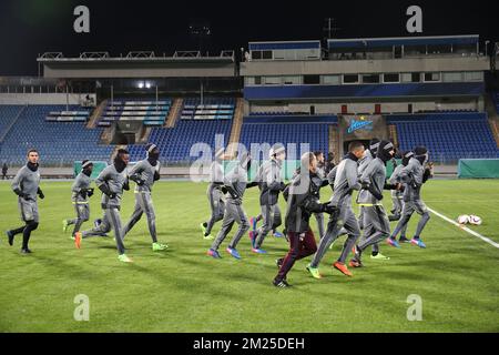 I giocatori di Anderlecht sono raffigurati all'inizio di una sessione di allenamento della squadra di calcio belga RSC Anderlecht a San Pietroburgo, Russia, mercoledì 22 febbraio 2017. Domani Anderlecht gioca a 1/16 finales di ritorno del concorso Europa League contro la squadra russa FC Zenit. Anderlecht ha vinto 2-0 la prima tappa. BELGA PHOTO VIRGINIE LEFOUR Foto Stock