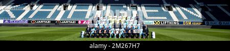 (Riga superiore L-R) Sven De Maere di Gent, Ofir Davidzada, rami Gershon, portiere Brian Vandenbussche, Kalifa Coulibaly, William Troost-Ekong, portiere Lovre Kalinic, Stefan Mitrovic, Darko Bjedov, fisioterapista Bert Bogaert, (Riga centrale superiore L-R), Koen Verzee, Tekie Tesfaldet, Louis Verstraete, Samuel Gigot, Portiere Jacob Rinne, portiere Youn Czekanowicz, portiere Yannick Thoelen, Jeremy Perbet, Thibault De Smet, Samuel Kalu, Gilbert De Lange, (fila centrale inferiore L-R), Dottor Luc Van den Bossche, Birger Verstraete, Thomas Matton, Kenneth Saief, Anderson Esiti, Fisioterapista Matti Mor Foto Stock