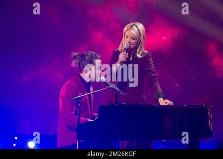 Julien Dore e l'attrice Virginie Efira hanno raffigurato durante la cerimonia di chiusura dell'edizione 29th dell'evento di beneficenza Televie della televisione RTL-TVI, sabato 22 aprile 2017, a Vilvoorde. FOTO DI BELGA ANTHONY DEHEZ Foto Stock