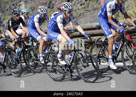 Il belga Delenys di piani Quick-Step passa la quarta tappa del giro in bicicletta 2017, da Cefalu all'Etna a 181 km, Italia, martedì 09 maggio 2017. FOTO DI BELGA YUZURU SUNADA Foto Stock