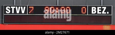 L'immagine mostra il tabellone dopo la partita della Jupiler Pro League tra STVV e KV Mechelen, a Sint-Truiden, venerdì 19 maggio 2017, l'ultimo giorno del Play-Off 2A del campionato di calcio belga. FOTO DI BELGA YORICK JANSENS Foto Stock