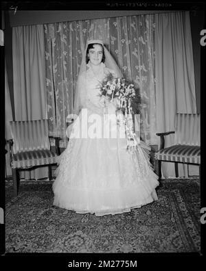 Baker, Elaine D. Matthews , Brides, Weddings. Collezione Leon Abdalian Foto Stock