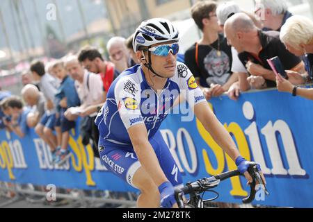 Il Belga asciuga Devenys dei piani Quick-Step cavalca la sedicesima tappa del giro 2017 in bicicletta, a 222 km da Rovetta a Bormio, Italia, martedì 23 maggio 2017. FOTO DI BELGA YUZURU SUNADA Foto Stock