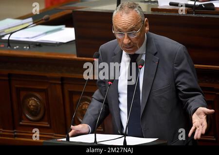 Francis Delperee del CDH ha illustrato nel corso di una sessione plenaria della Camera al Parlamento federale a Bruxelles, giovedì 15 giugno 2017. FOTO DI BELGA DIRK WAEM Foto Stock