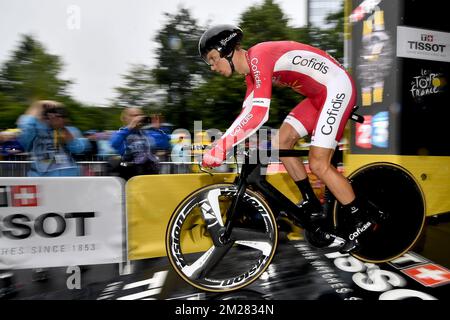 Belga Dimitri Claeys di Cofidis, Solutions Credits raffigurato in azione durante la prima fase della 104rth° edizione della gara ciclistica Tour de France, a 14km° crono individuale, sabato 01 luglio 2017 a Dusseldorf, Germania. Il Tour de France di quest'anno si svolge dal primo al 23rd luglio. FOTO DI BELGA DIRK WAEM Foto Stock