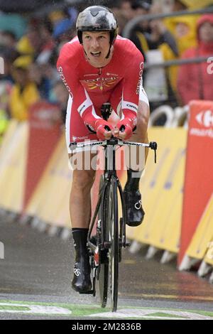 Belga Dimitri Claeys di Cofidis, Solutions Credits raffigurato in azione durante la prima fase della 104rth° edizione della gara ciclistica Tour de France, a 14km° crono individuale, sabato 01 luglio 2017 a Dusseldorf, Germania. Il Tour de France di quest'anno si svolge dal primo al 23rd luglio. FOTO DI BELGA YORICK JANSENS Foto Stock