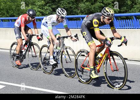 Il belga Thomas De Gendt di Lotto Soudal, il francese Pierre Luc Perichon del Team Fortuneo - Oscaro e il francese Lilian Calmejane di Direct Energie hanno raffigurato in azione durante la terza tappa della 104th edizione della gara ciclistica Tour de France, a 212,5 km da Verviers, Belgio a Longwy, Francia, Lunedì 03 luglio 2017. Il Tour de France di quest'anno si svolge dal primo al 23rd luglio. FOTO DI BELGA YORICK JANSENS Foto Stock