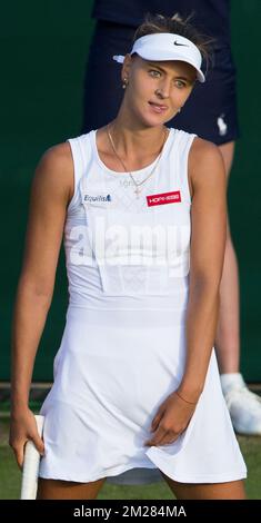 Il belga Maryna Zanevska sembra sconsolato dopo una prima partita di single da donna tra il belga Maryna Zanevska e l'inglese Heather Watson al torneo di tennis di Wimbledon Grand Slam all'All England Tennis Club, nel sud-ovest di Londra, in Gran Bretagna, lunedì 03 luglio 2017. BELGA FOTO BENOIT DOPPAGNE Foto Stock