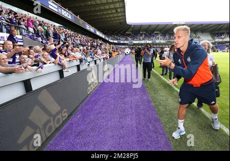 Lukasz Teodorczyk di Anderlecht, nella foto del fan day della squadra di calcio RSC Anderlecht, domenica 30 luglio 2017 ad Anderlecht, Bruxelles. BELGA PHOTO VIRGINIE LEFOUR Foto Stock