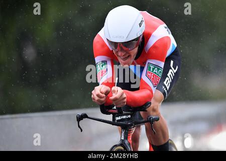 Il lussemburghese Jempy Drucker del BMC Racing Team ha mostrato in azione durante la seconda fase del BinckBank Tour attraverso il Belgio e i Paesi Bassi, un cronometro 9km da Voorburg a Voorburg, martedì 08 agosto 2017. FOTO DI BELGA DAVID STOCKMAN Foto Stock