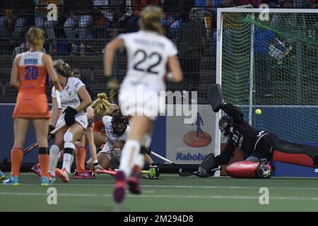 L'olandese Margot Van Geffen segna un gol durante la partita femminile del Rabo Euro Hockey Championships 2017 tra Belgio e Paesi Bassi nella piscina A, domenica 20 agosto 2017. FOTO DI BELGA DIRK WAEM Foto Stock