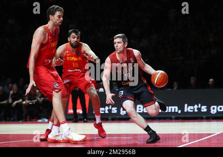 Spain's Pau Gasol and Belgiums's Quentin Serron fight for the ball during a friendly preparation game ahead of Euro 2017, between the Belgian national men's basketball team Belgian Lions and Spain, in Brussels, Wednesday 23 August 2017. BELGA PHOTO VIRGINIE LEFOUR Stock Photo