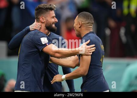 Al Khor, Qatar. 10th Dec, 2022. Olivier Giroud, Kylian Mbappe (fra) Calcio : Coppa del mondo FIFA Qatar 2022 Quarter-finale di calcio tra Inghilterra 1-2 Francia allo Stadio al Bayt di al Khor, Qatar . Credit: FAR EAST PRESS/AFLO/Alamy Live News Foto Stock