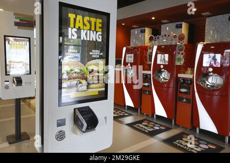 L'immagine mostra l'apertura di un ramo della catena di ristoranti fast food Burger King ad Auderghem - Oudergem, Bruxelles, martedì 12 settembre 2017. FOTO DI BELGA NICOLAS MAETERLINCK Foto Stock