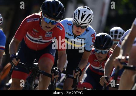 Il belga Kelly Van den Steen ha ritratto in azione durante la gara di strada femminile Elite ai Campionati mondiali di ciclismo UCI 2017 a Bergen, Norvegia, sabato 23 settembre 2017. FOTO DI BELGA YORICK JANSENS Foto Stock