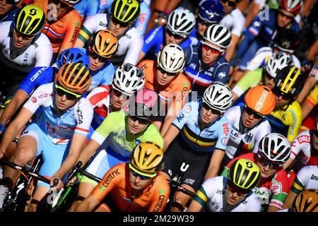 Il belga Kelly Van den Steen ha ritratto in azione durante la gara di strada femminile Elite ai Campionati mondiali di ciclismo UCI 2017 a Bergen, Norvegia, sabato 23 settembre 2017. FOTO DI BELGA YORICK JANSENS Foto Stock