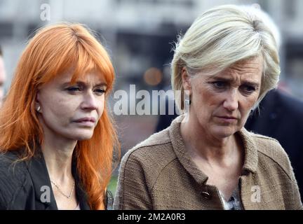 La cantante Axelle Red e la principessa Astrid del Belgio hanno raffigurato durante una visita regale all'inaugurazione della mostra fotografica 'pour un monde sans mines - voor een wereld zonder landmijn' (per un mondo senza mine terrestri), venerdì 29 settembre 2017 a Bruxelles. FOTO DI BELGA ERIC LALMAND Foto Stock