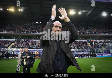 L'ex attaccante di Anderlecht Jan Koller ha mostrato all'inizio della partita della Jupiler Pro League tra RSC Anderlecht e Standard de Liege, ad Anderlecht, domenica 01 ottobre 2017, il nono giorno della Jupiler Pro League, la stagione calcistica belga 2017-2018. BELGA PHOTO VIRGINIE LEFOUR Foto Stock