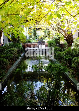 Town of Béziers | Ville de Béziers centre commercial polygone plan d'eau 06/10/2017 Stock Photo