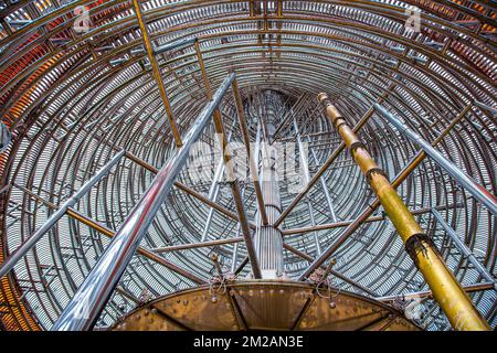 Phra Maha Chedi Tripob Triwong pagoda in acciaio in Hat Yai, Songkhla, Thailandia Foto Stock