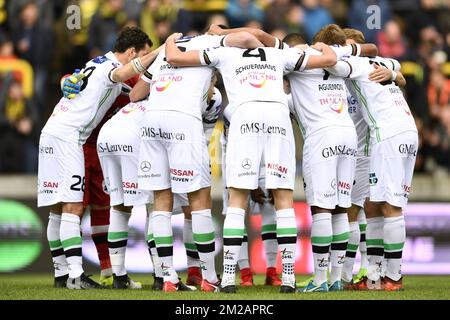 I giocatori di OHL hanno mostrato prima dell'inizio di una partita di calcio tra Lierse SK e OH Leuven, a Lier, domenica 05 novembre 2017, il giorno 14 della divisione 1B della competizione della Lega Proximus del campionato belga. FOTO DI BELGA YORICK JANSENS Foto Stock