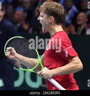 Il belga David Goffin festeggia dopo aver vinto la prima partita tra il belga David Goffin (ATP 7) e il francese Lucas Pouille (ATP 18) nella prima giornata della finale del Davis Cup World Group tra Francia e Belgio, venerdì 24 novembre 2017, a Villeneuve-d'Ascq. La finale si disputerà dal 24 al 26 novembre 2017 allo stade Pierre-Mauroy di Lille, Francia. BELGA FOTO BENOIT DOPPAGNE Foto Stock