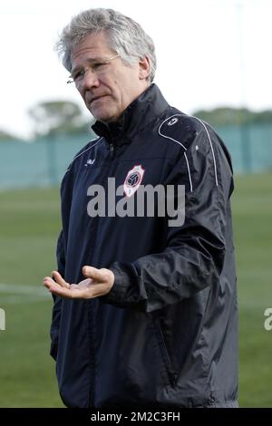 L'allenatore di testa di Anversa Laszlo Boloni ha mostrato una partita di calcio amichevole tra il club belga Royal Antwerp FC e il secondo club tedesco Bundesliga 1. FC Heidenheim, durante il campo di allenamento invernale di Anversa ad Algorfa, Spagna, mercoledì 10 gennaio 2018. BELGA FOTO EDUARDO BOTELLA Foto Stock