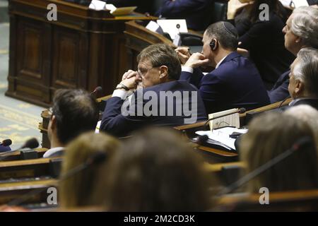 Siegfried Bracke e Yuli Yoel Edelstein, presidente della Camera N-VA, sono stati raffigurati durante la visita di una delegazione della Knesset al parlamento israeliano presso la Camera del parlamento federale, a Bruxelles, martedì 23 gennaio 2018. La visita è organizzata in occasione della Giornata internazionale della memoria dell'Olocausto del 27 gennaio. FOTO DI BELGA NICOLAS MAETERLINCK Foto Stock