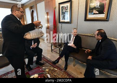 Il vice primo ministro e ministro degli Esteri Didier Reynders ha illustrato il suo arrivo in aeroporto per il primo giorno di visita diplomatica del ministro degli Esteri belga a Morroco, mercoledì 24 gennaio 2018, a Rabat, in Marocco. FOTO DI BELGA ERIC LALMAND Foto Stock