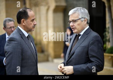 Il vice primo ministro e ministro degli Affari esteri Didier Reynders e il professor Ahmed Abbadi hanno illustrato nel corso di una riunione del secondo giorno di una visita diplomatica del ministro degli Affari esteri belga a Morocco, giovedì 25 gennaio 2018, a Rabat, in Marocco. FOTO DI BELGA ERIC LALMAND Foto Stock