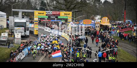 Immagine scattata durante la corsa maschile d'élite del ciclocross della Coppa del mondo a Hoogerheide, Paesi Bassi, 9th e ultima tappa del concorso della Coppa del mondo UCI, domenica 28 gennaio 2018. FOTO DI BELGA DAVID STOCKMAN Foto Stock