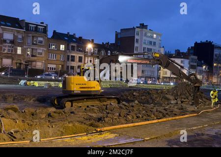 Circolazione rallentata beacause di lavori stradali al tunnel reyers | Travaux dans le tunnel Reyers. Conseguenza sur la circolazione. Embouteillage, ralentissements 29/01/2018 Foto Stock