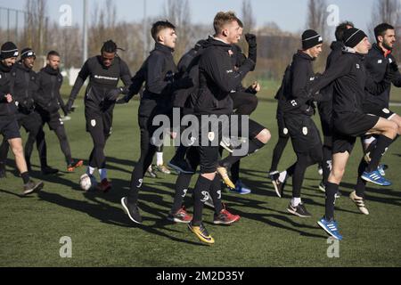 I giocatori di Standard sono raffigurati in azione durante una sessione di allenamento aperto della squadra di calcio belga Standard de Liege, mercoledì 14 febbraio 2018, ad Angleur. BELGA FOTO KOEN BLANCKAERT Foto Stock