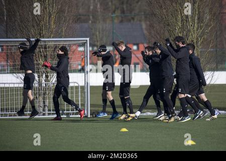 I giocatori di Standard sono raffigurati in azione durante una sessione di allenamento aperto della squadra di calcio belga Standard de Liege, mercoledì 14 febbraio 2018, ad Angleur. BELGA FOTO KOEN BLANCKAERT Foto Stock