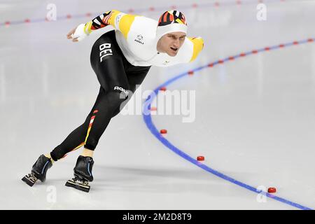 Il pattinatore belga Mathias Voste ha mostrato le sue foto durante le finali del torneo maschile di pattinaggio di velocità 1000m ai XXIII Giochi Olimpici invernali di venerdì 23 febbraio 2018 a Pyeongchang, Corea del Sud. Le Olimpiadi invernali si terranno dal 9 febbraio al 25 febbraio nella contea di Pyeongchang, Corea del Sud. FOTO DI BELGA DIRK WAEM Foto Stock