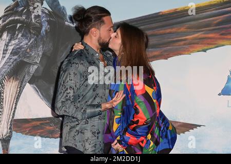 Roma, Italia. 13th Dec, 2022. Riccardo Cotumaccio (l) e Michela Giraud (r) partecipano al tappeto blu del film 'Avatar la via dell'acqua' allo Space Cinema moderno. (Foto di Mario Cartelli/SOPA Images/Sipa USA) Credit: Sipa USA/Alamy Live News Foto Stock