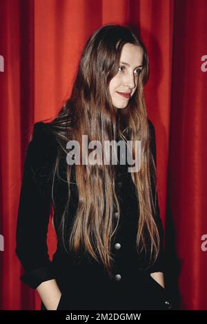 Laura Groeseneken aka 'Sennek' nella foto durante la presentazione del candidato belga al concorso di canzoni televisive 'Eurovision Song Contest', lunedì 05 marzo 2018 a Bruxelles. Nel mese di maggio 'Sennek', artista di Laura Groeseneken, si recherà a Lisboa, Portogallo per rappresentare il Belgio. FOTO DI BELGA DIRK WAEM Foto Stock